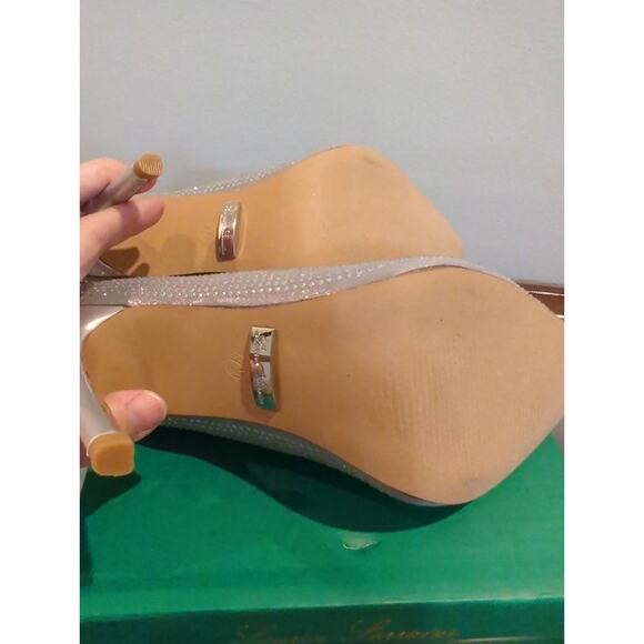 Lauren Lorraine Dori Silver Stiletto Heel Size 8.5 NIB - Picture 4 of 4